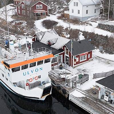 M/F Ulvön tar hand om sjuktransporter från skärgårdsöar vintertid. Foto: Håkan Nordström.