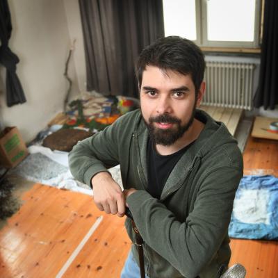 Som foleyartist säger sig Mattias ha blivit lite arbetsskadad. "Jag tänker exempelvis på hur en dörr låter när den öppnas, ibland har jag lust att fråga om jag får ta med den hem."